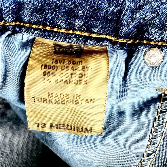 Women’s-Juniors Levi’s Boyfriend Style Jeans, Distressed Look…Size 13 💕👖❣️ - Picture 5 of 5